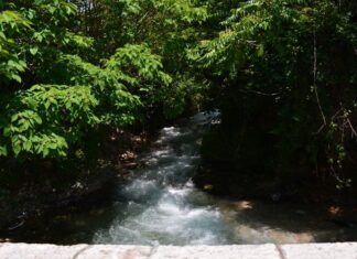 Joining Old and New Walls